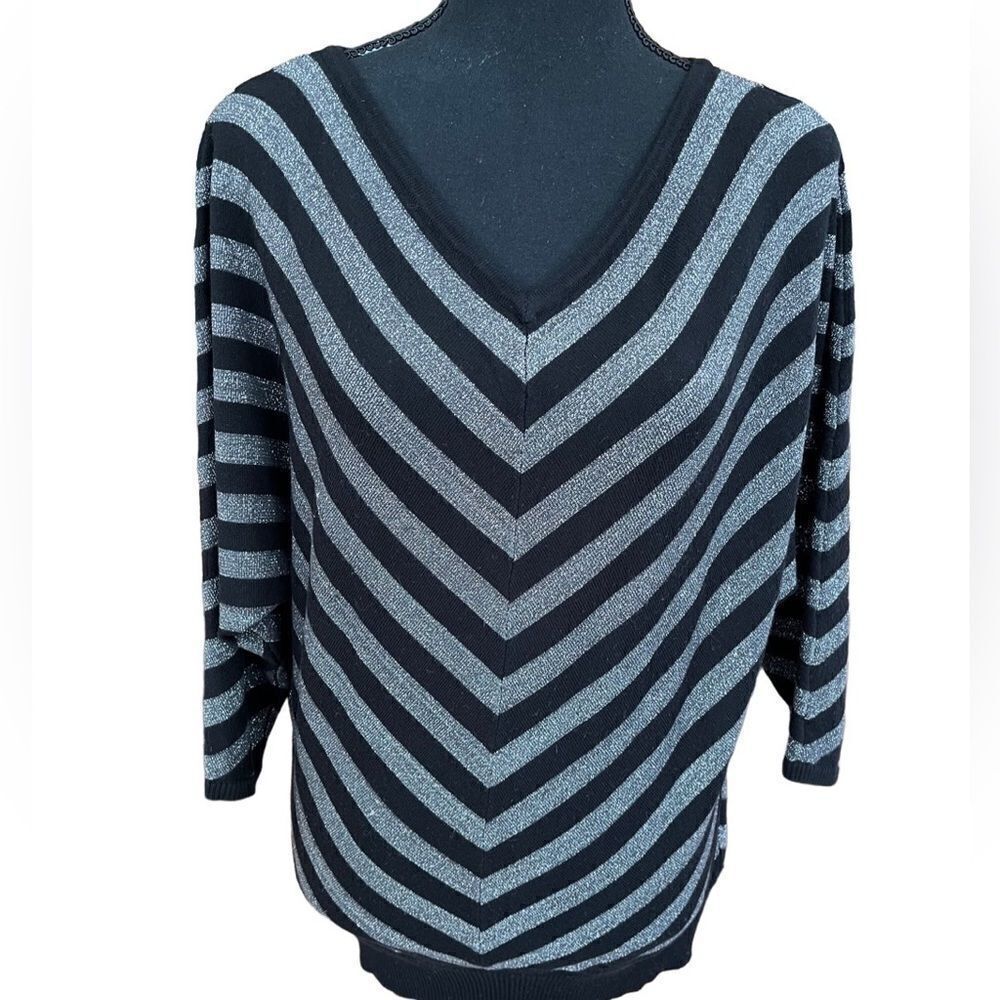 JOAN Vass v neckline striped gray/ black metallic top size M.